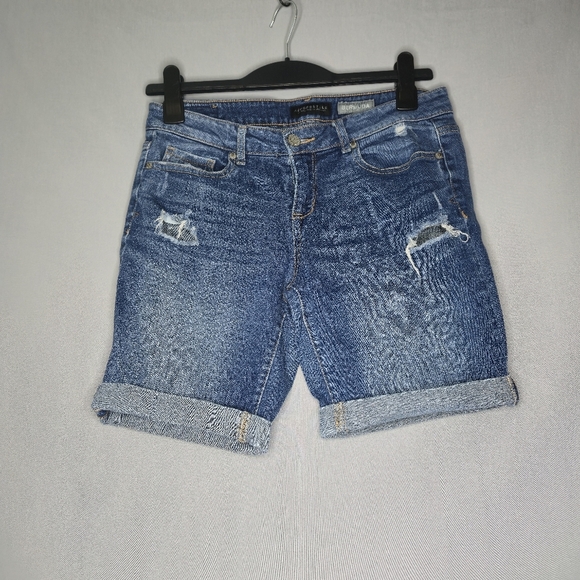Aeropostale Women's Jean Bermuda Cuffed Distressed Shorts Size 8 - Picture 1 of 15